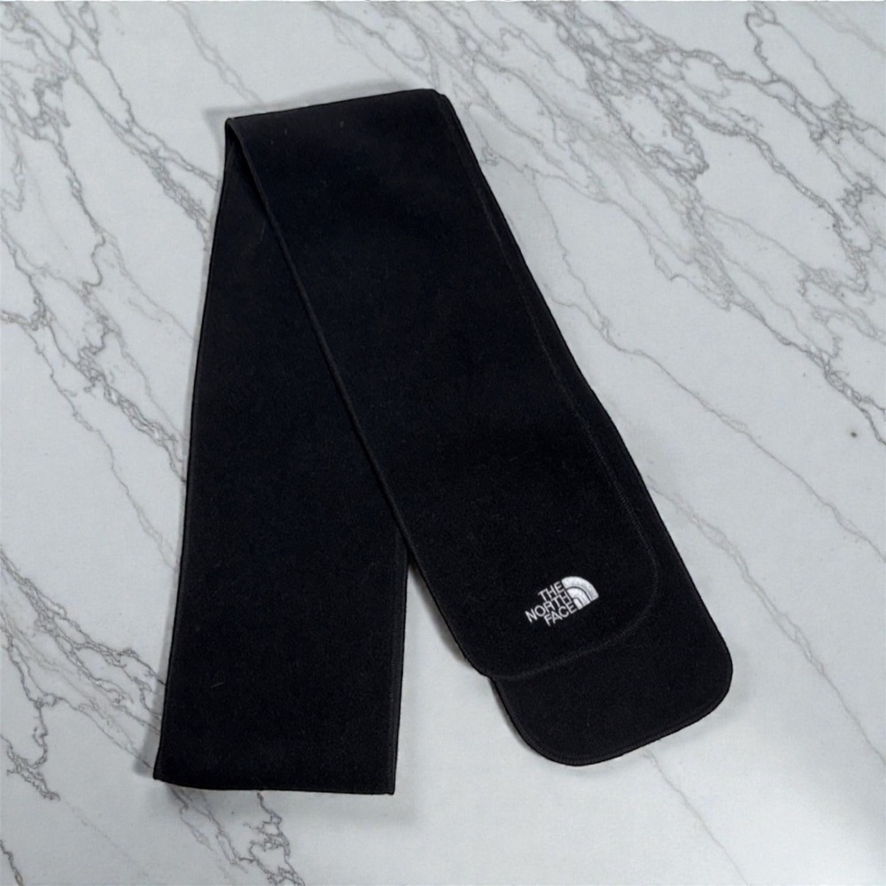 The North Face polartec Classic Black open Scarf unisex